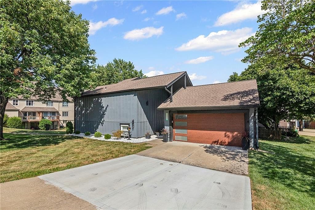 8307 N Chatham Ave Kansas City, MO 64151 - Thumbnail 3