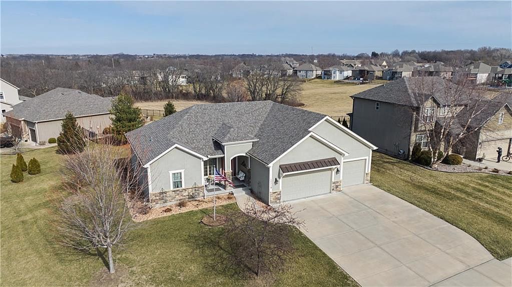 17710 Mission Ridge Dr Smithville, MO 64089 - Thumbnail 3