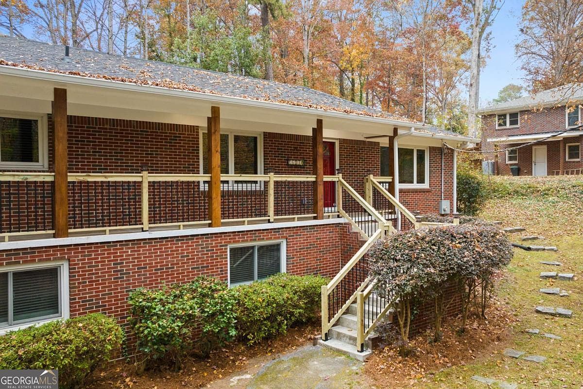 2608 Laurelwood Rd Dunwoody, GA 30360 - Thumbnail 3