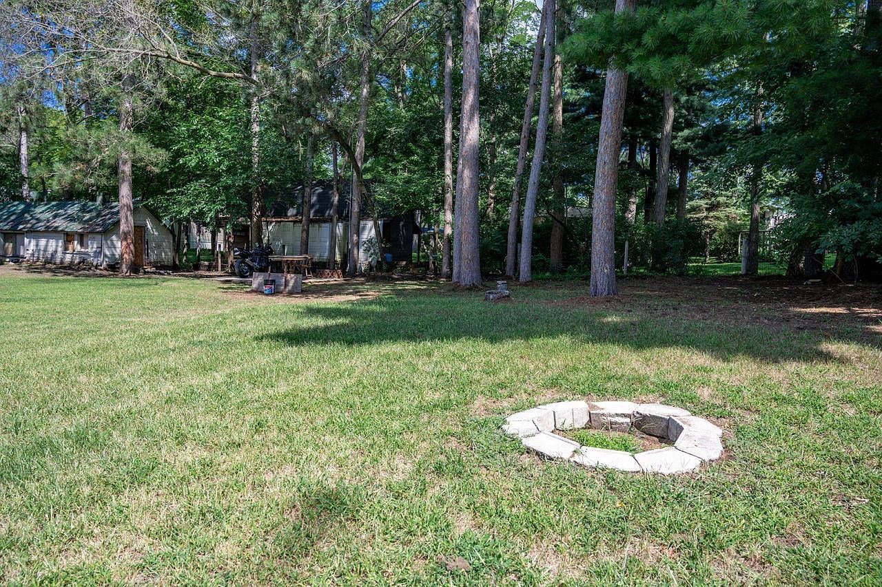 191 E Hiawatha Lake Delton, WI 53940 - Thumbnail 3