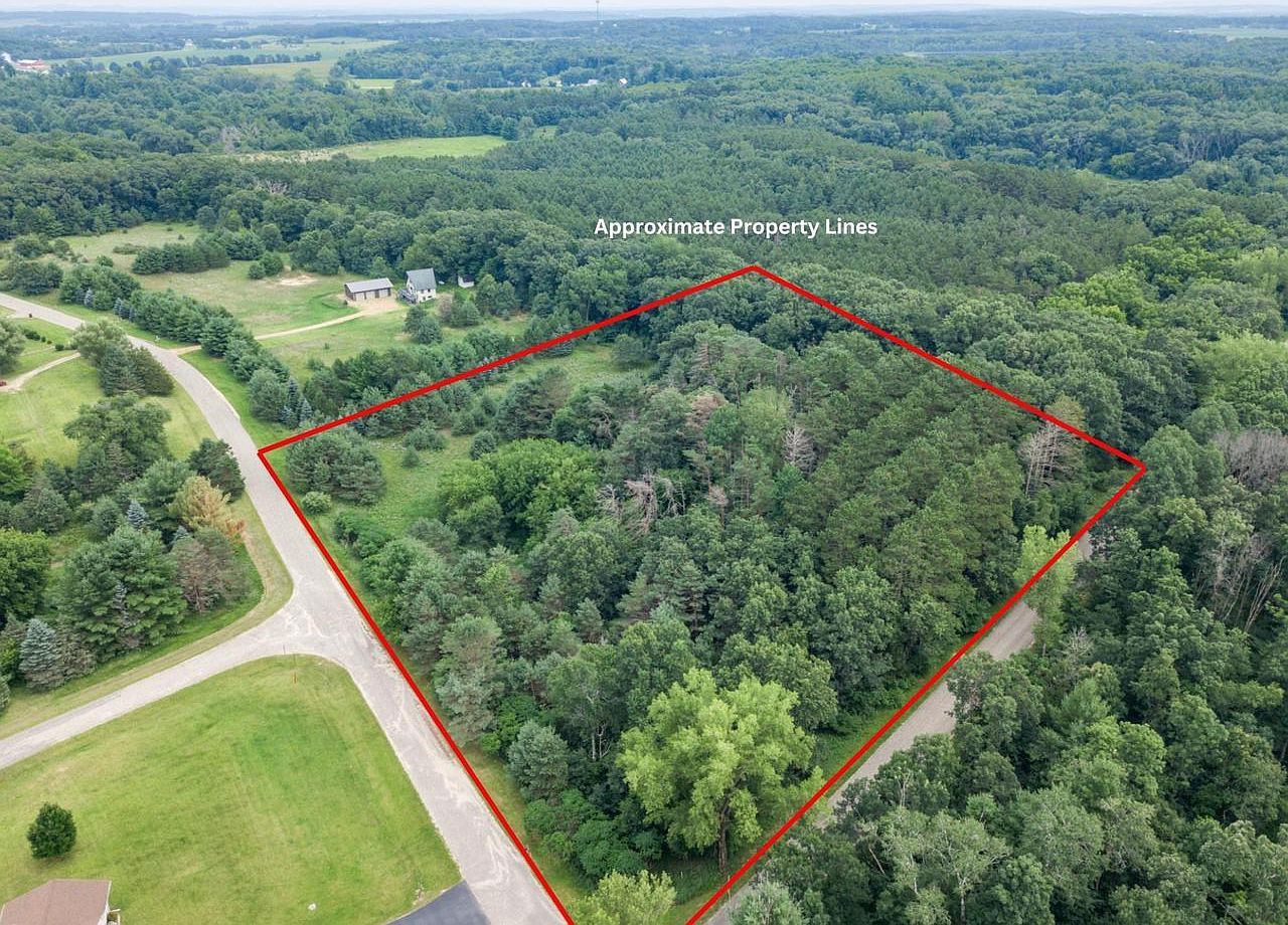 Fish Ct Oxford, WI 53952 - Thumbnail 3