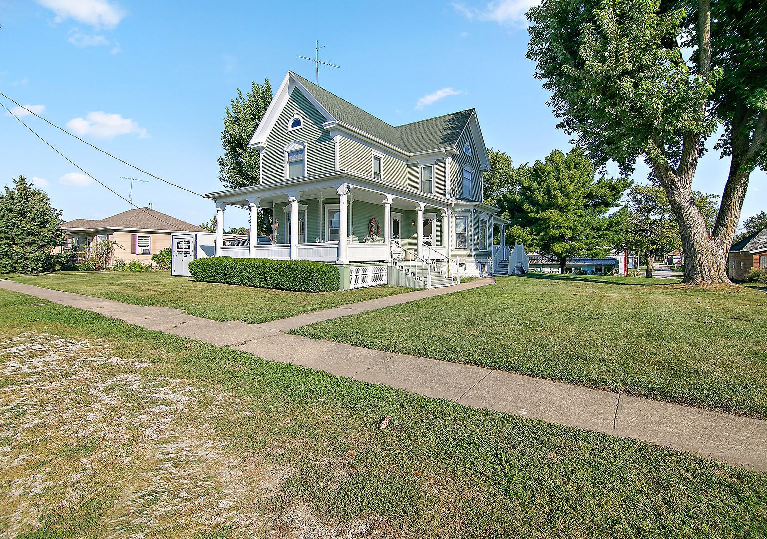 105 W Dorion St Beaverville, IL 60912 - Thumbnail 3