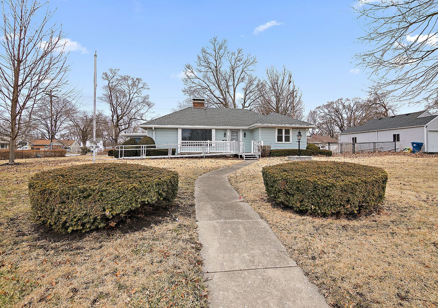 600 E Mulberry St Watseka, IL 60970 - Thumbnail 3