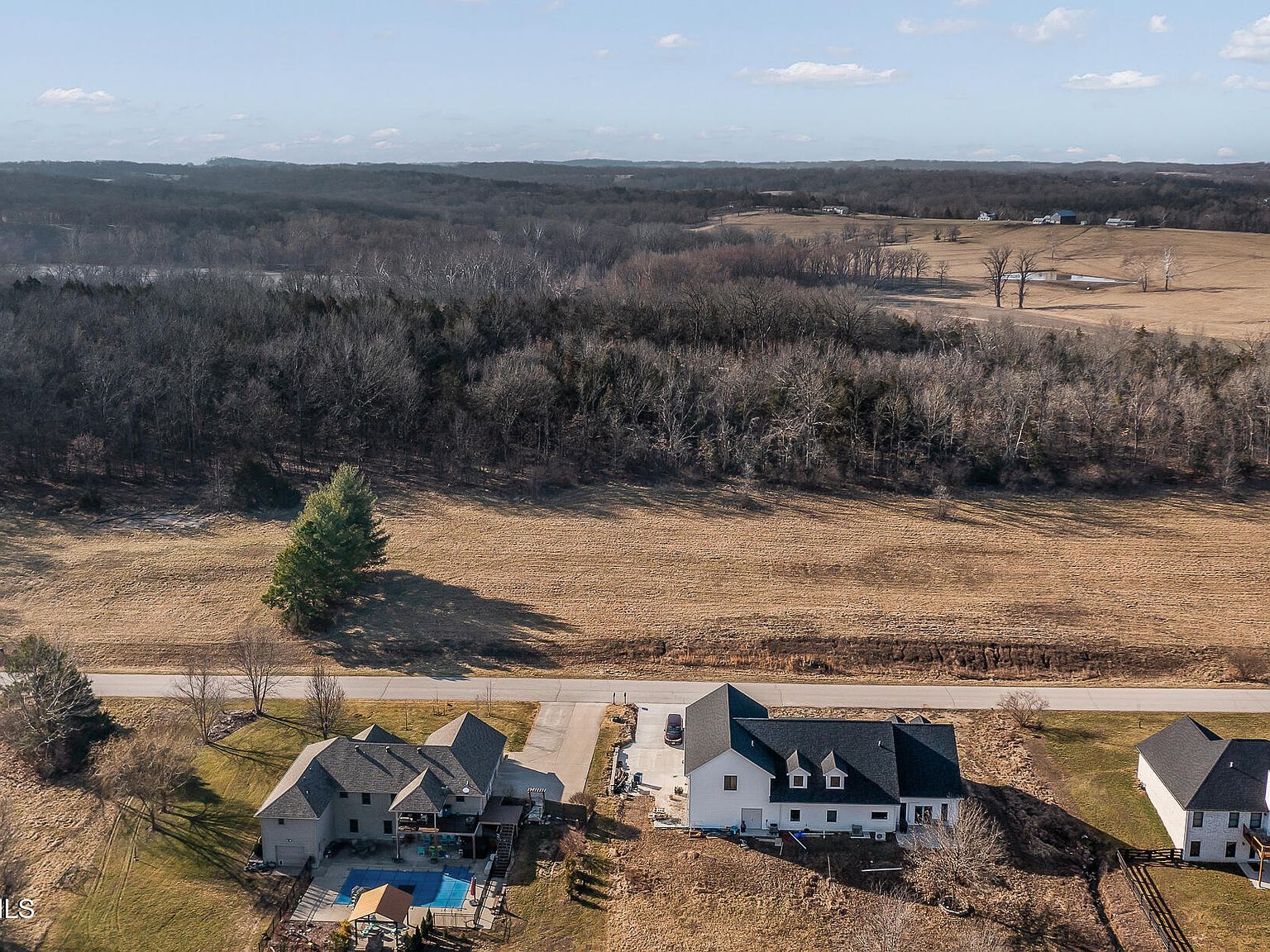 601 Whispering Cedars Ln Jefferson City, MO 65101 - Thumbnail 3