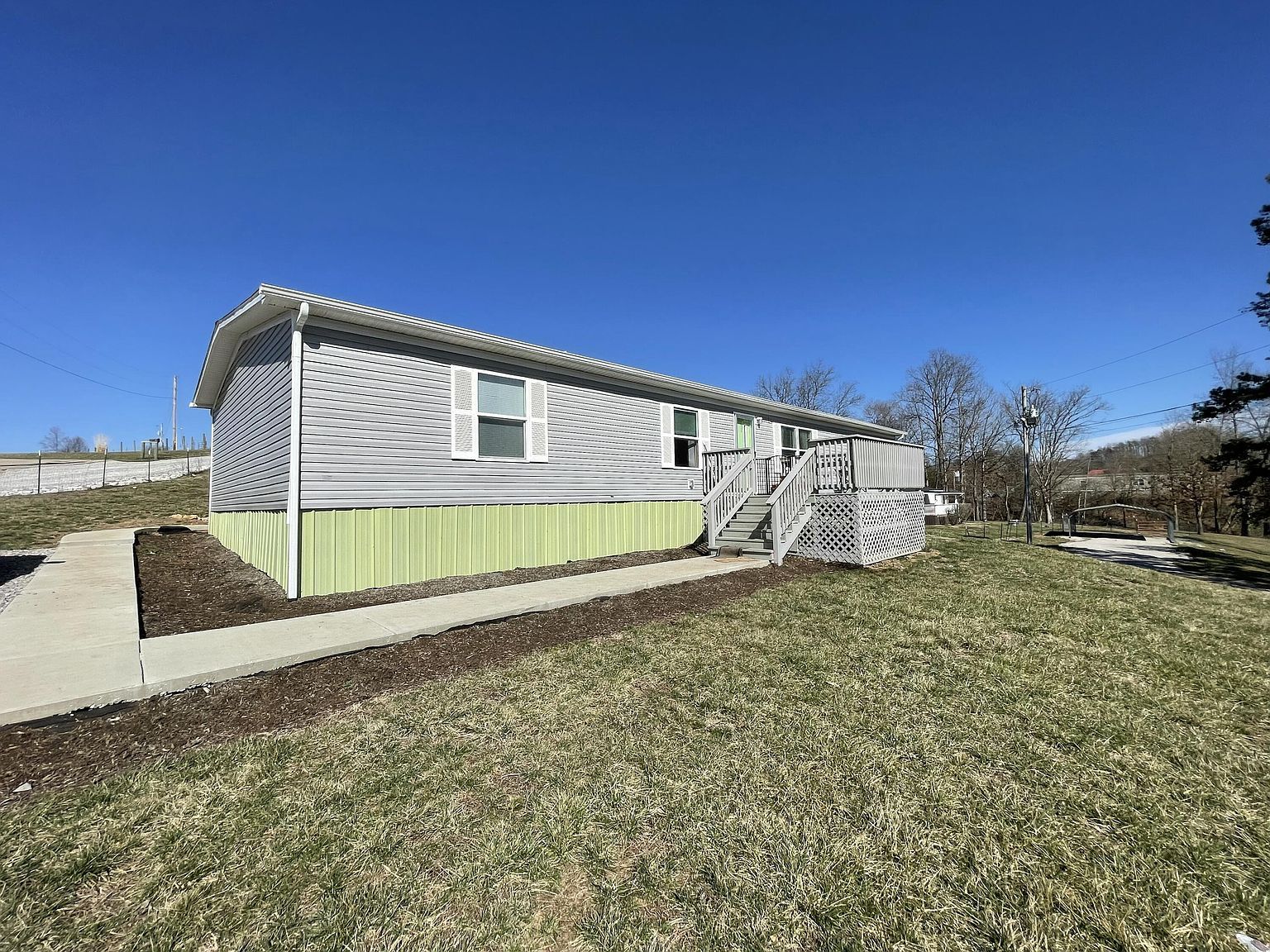 1438 Kentucky Hollow Rd #1394 East Bernstadt, KY 40729 - Thumbnail 3