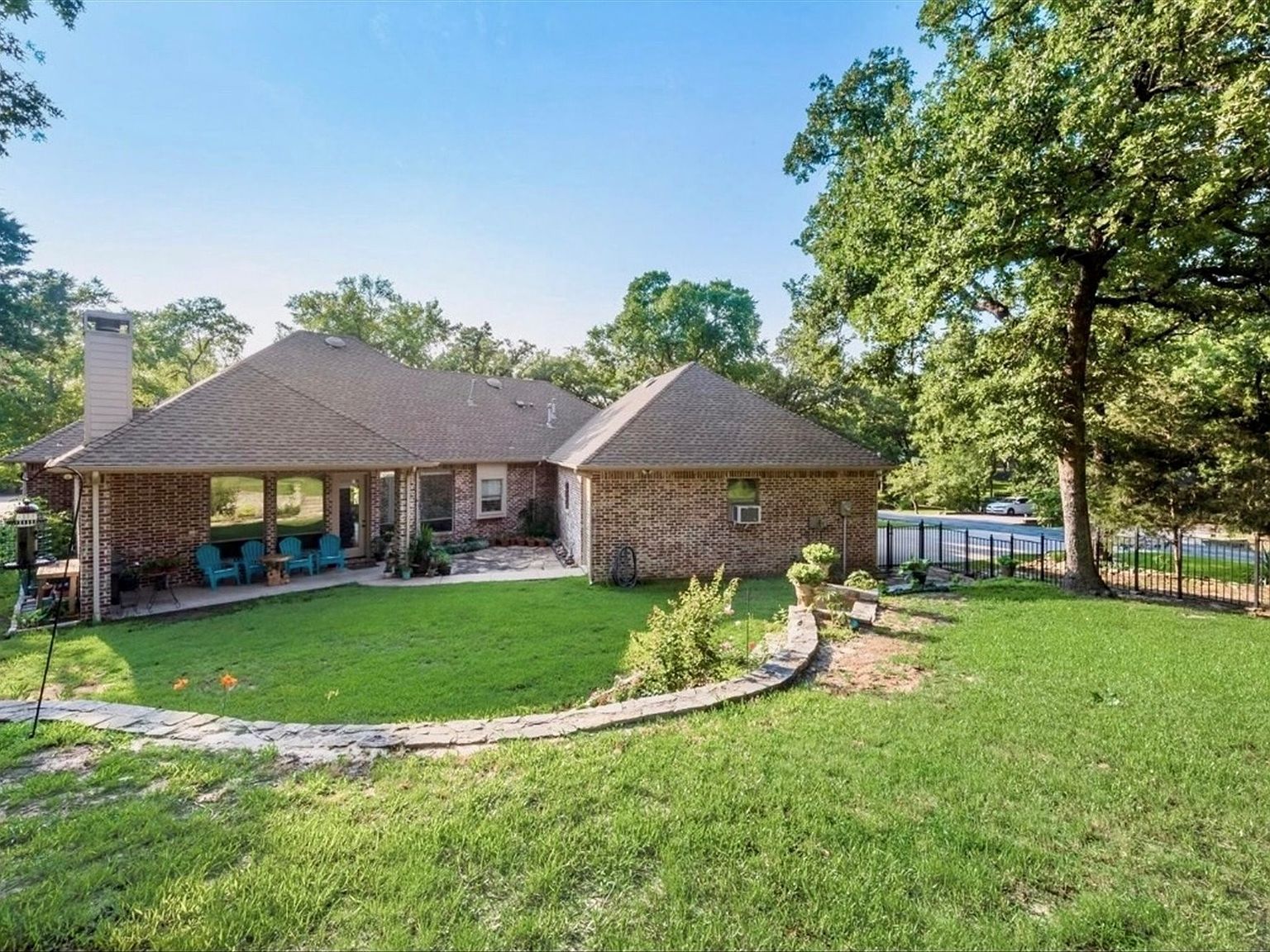 1125 Kiowa Dr E Lake Kiowa, TX 76240 - Thumbnail 3