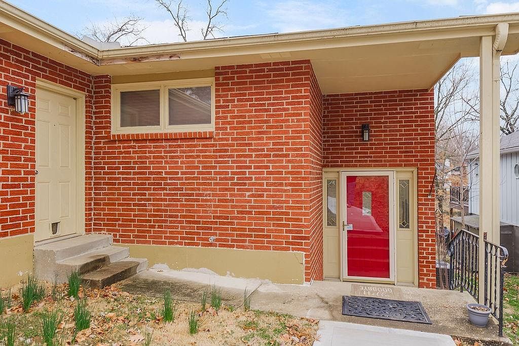 419 NW North Shore Dr Kansas City, MO 64151 - Thumbnail 3