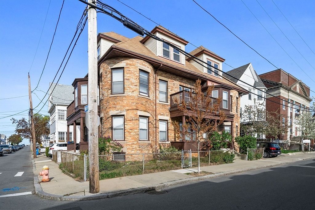 304 Shirley St Winthrop, MA 02152 - Thumbnail 3