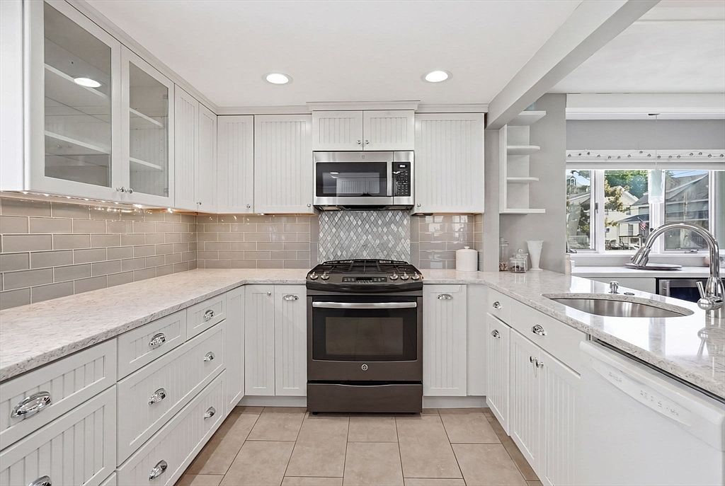 27 Billows St Winthrop, MA 02152 - Thumbnail 3