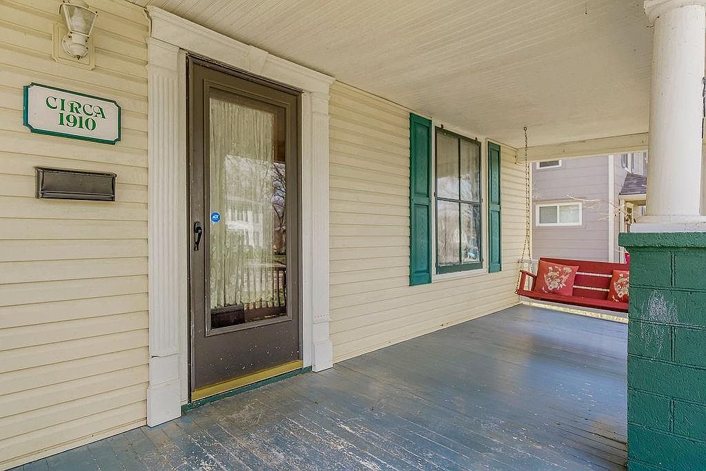 211 Vine St Leavenworth, KS 66048 - Thumbnail 3