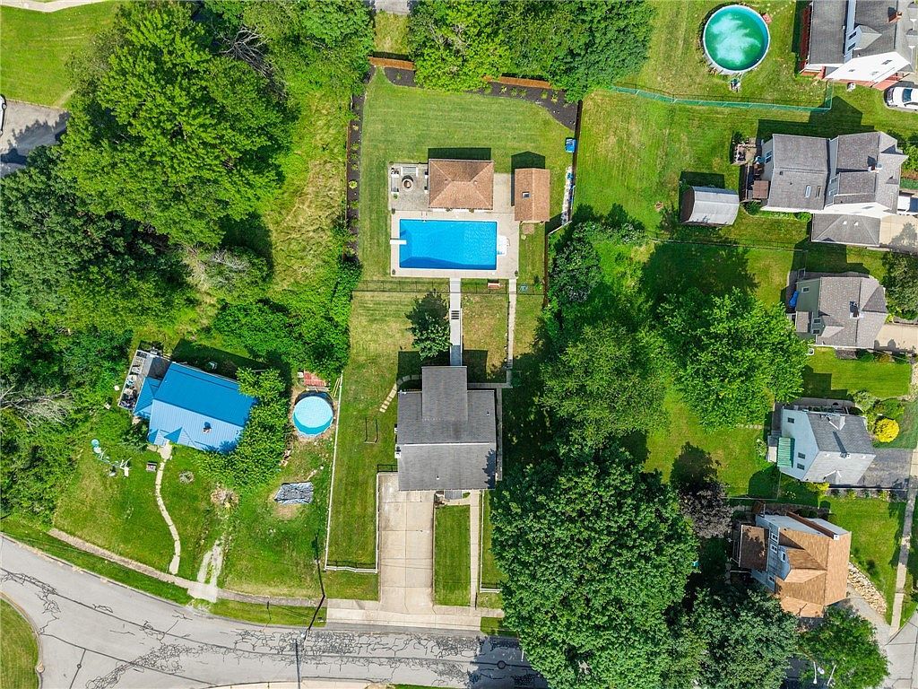 219 Tea Rose Ln Natrona Heights, PA 15065 - Thumbnail 3