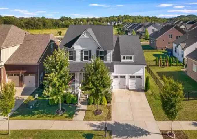 406 Newton Court, Franklin, TN 37064, USA - Thumbnail 3