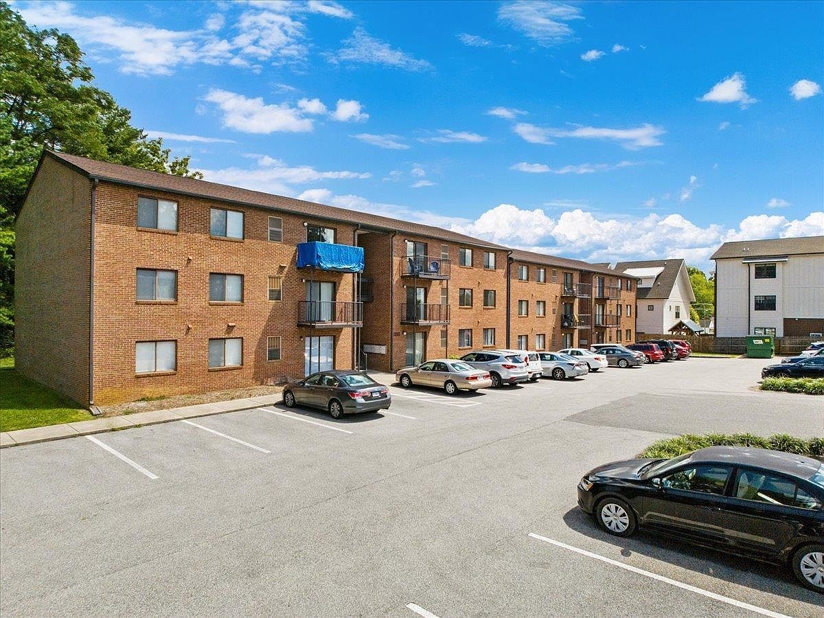 1000 Progress St NW APT E Blacksburg, VA 24060 - Thumbnail 3