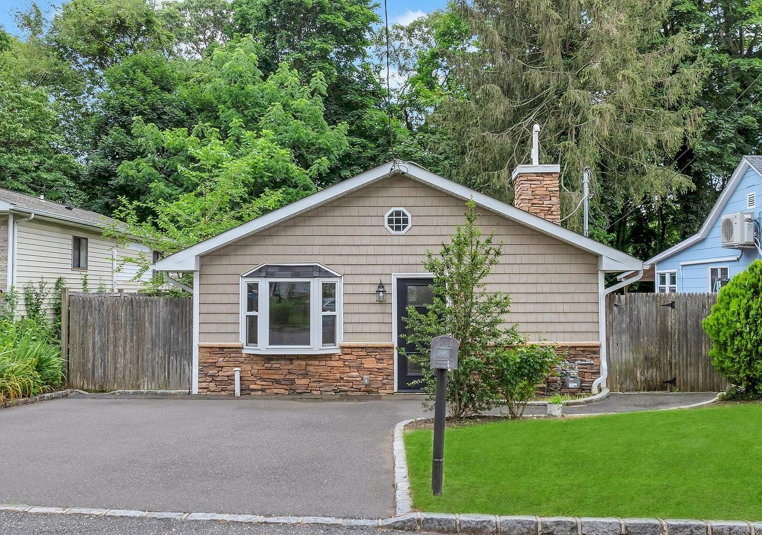 30 Harding Rd Ronkonkoma, NY 11779 - Thumbnail 3