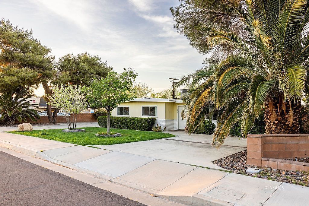 438 W Ward Ave Ridgecrest, CA 93555 - Thumbnail 3