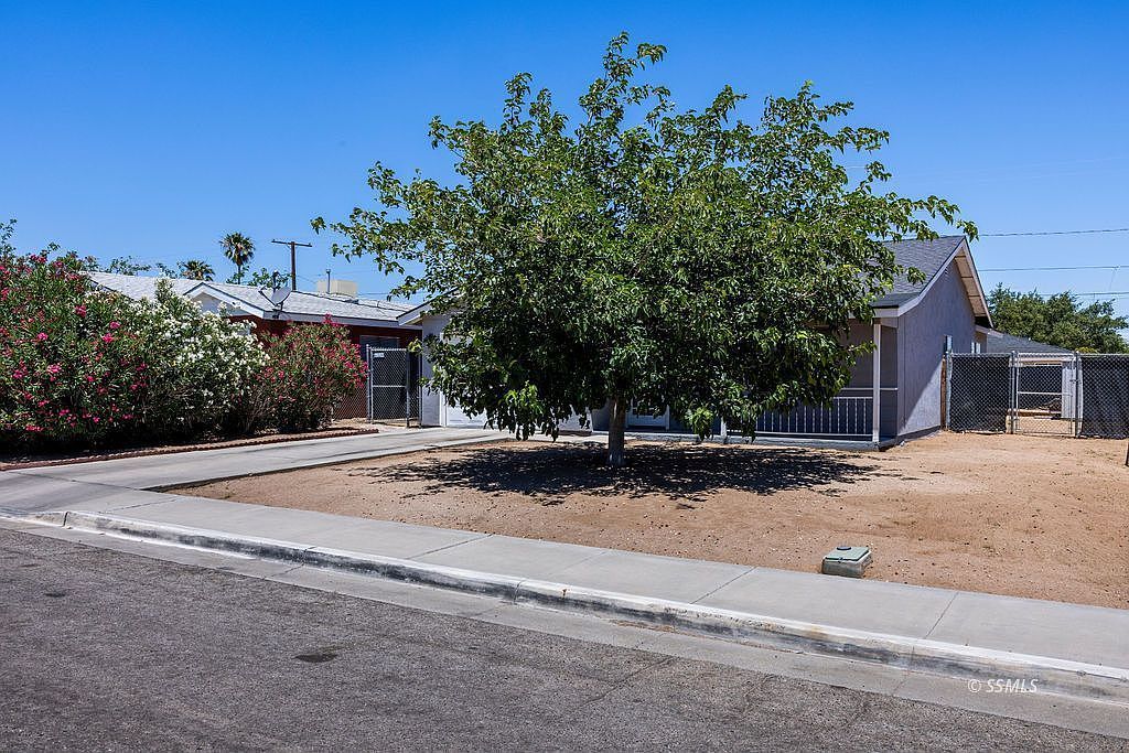 1036 W Mariposa Ave Ridgecrest, CA 93555 - Thumbnail 3