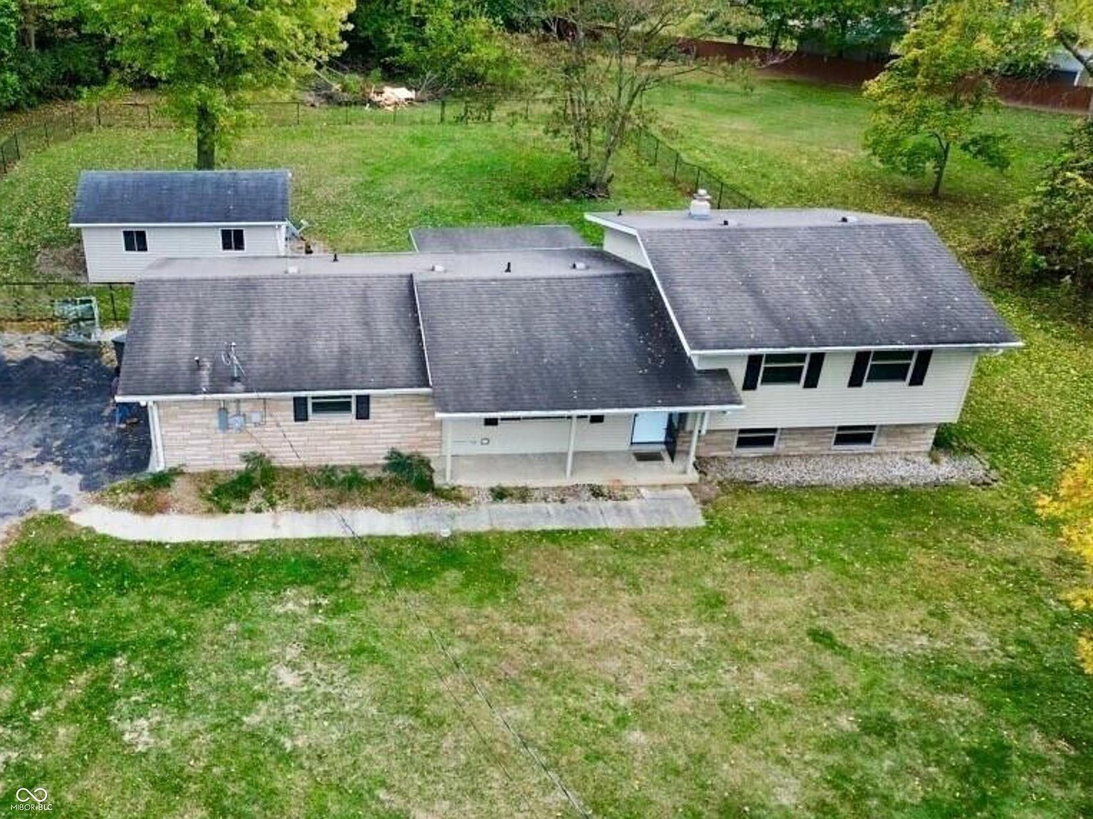 7855 Bluff Rd Indianapolis, IN 46217 - Thumbnail 3