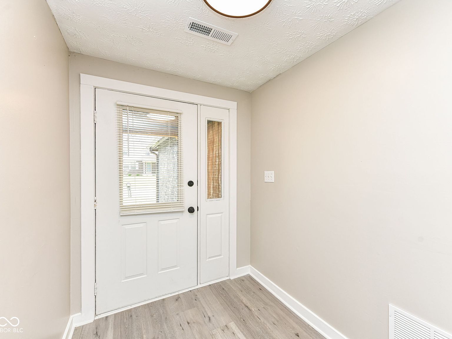 7210 Chimney Rock Ct Indianapolis, IN 46217 - Thumbnail 3