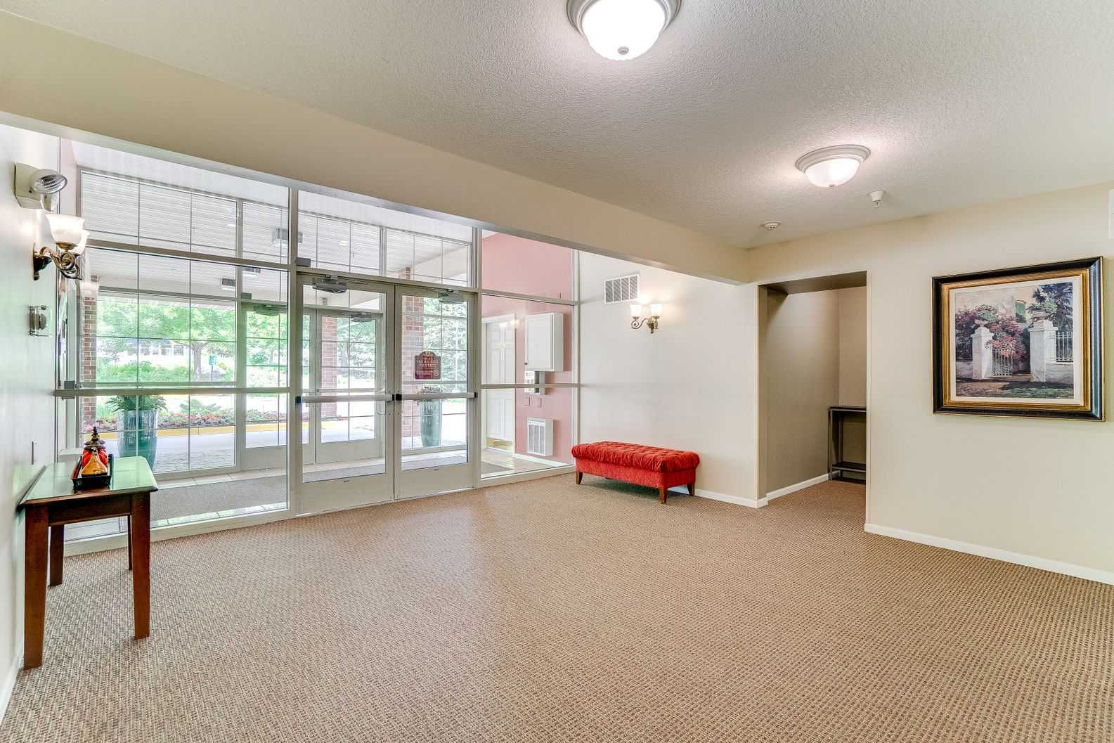 1350 Douglas Drive N #205, Golden Valley, MN, USA, 55422 - Thumbnail 3