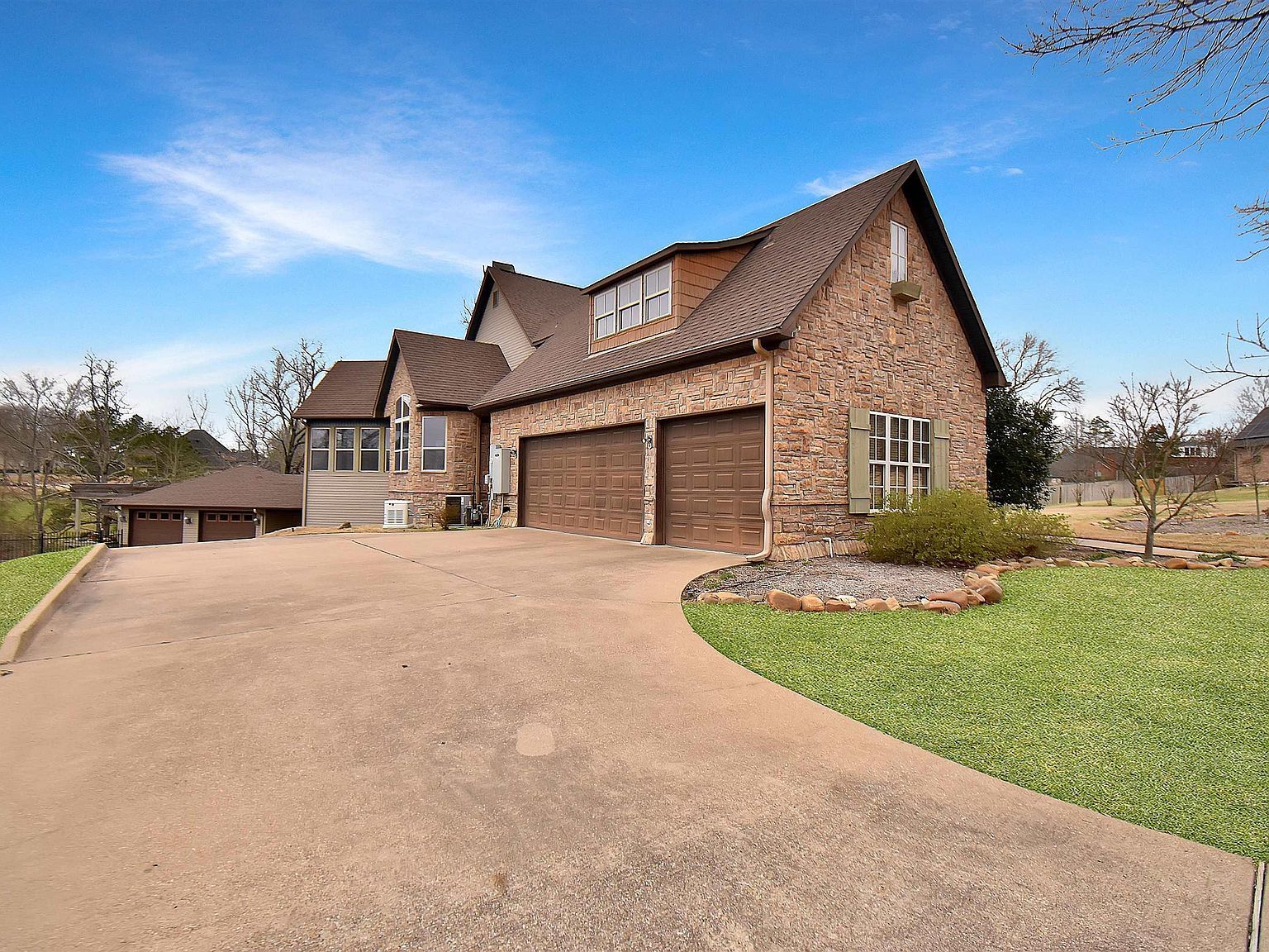 1860 Holcomb Cir Tyler, TX 75703 - Thumbnail 3