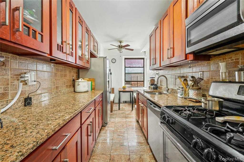 35-20 73rd Street Unit #6R, Jackson Heights, NY, 11372 - Thumbnail 3