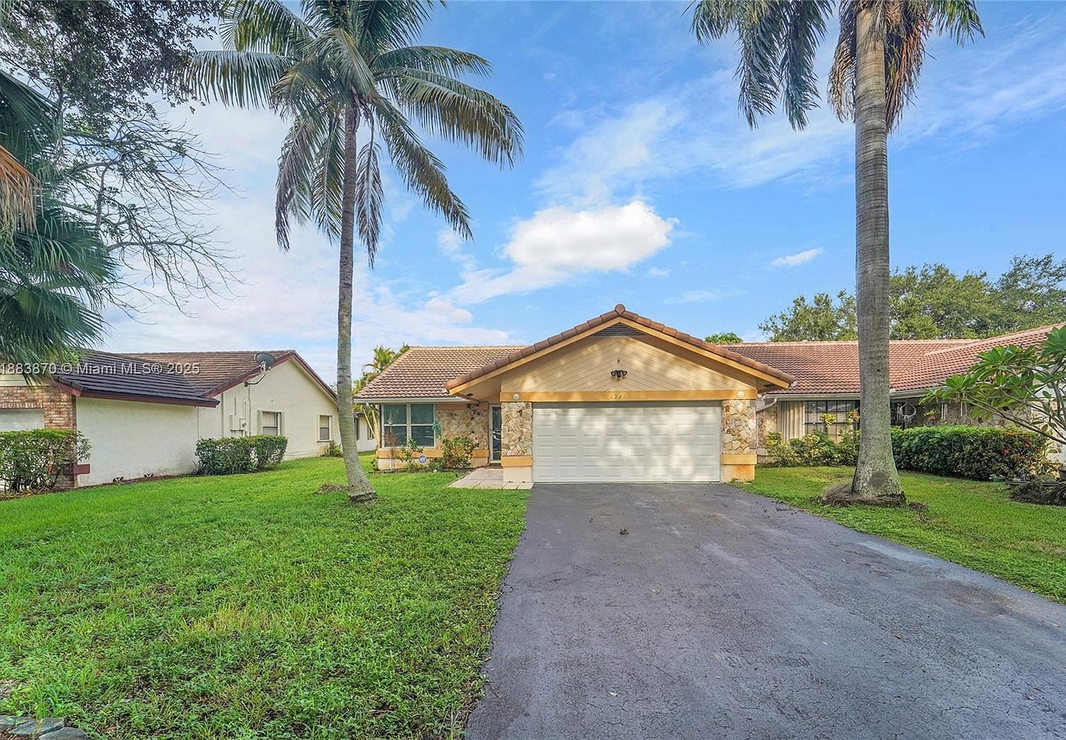 2928 NW 94th Ave Coral Springs, FL 33065 - Thumbnail 3