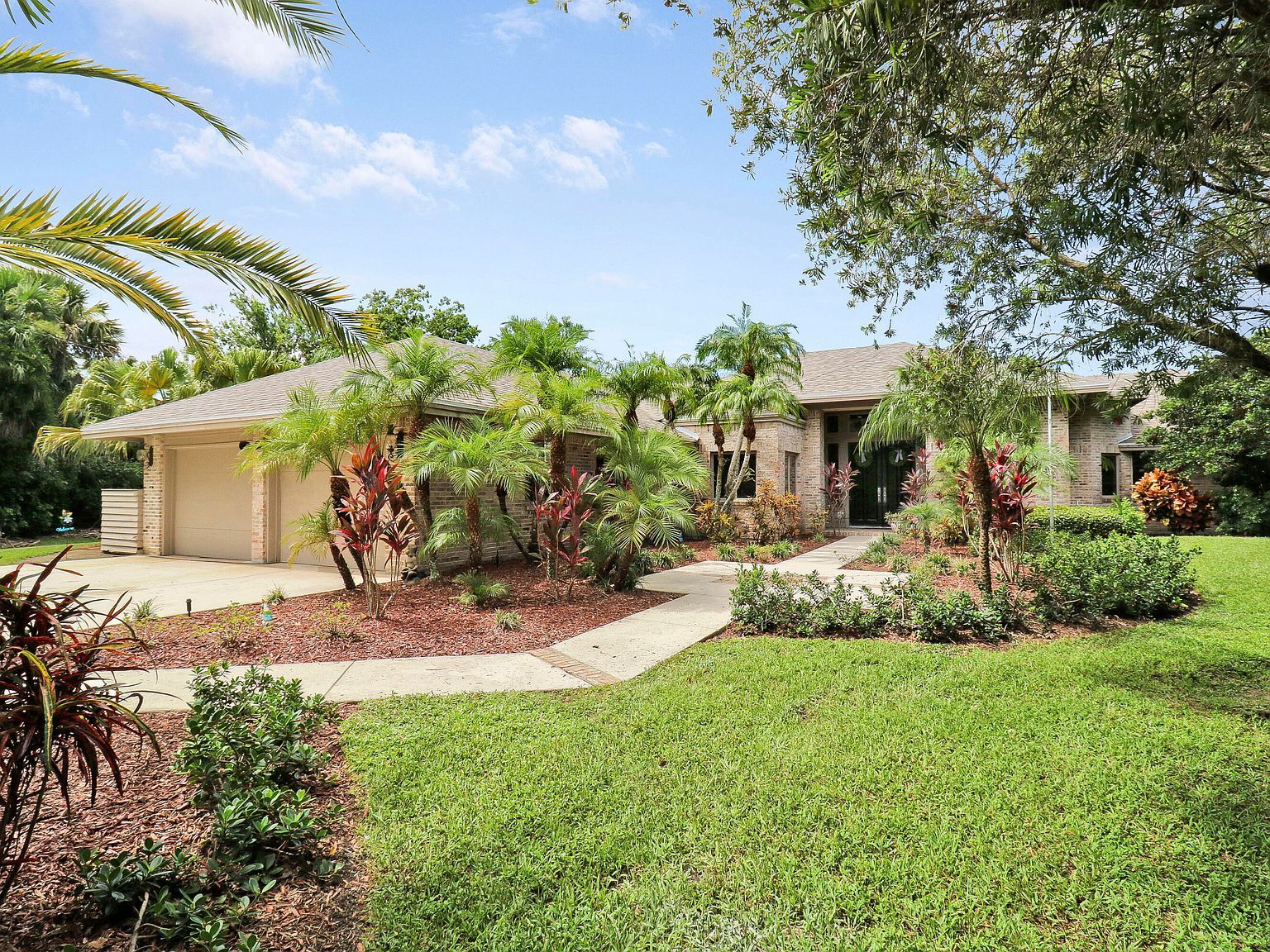 2400 NW Lakeridge Dr Palm City, FL 34990 - Thumbnail 3