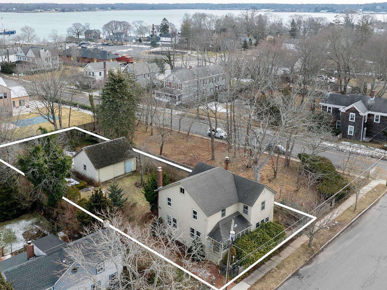 506 5th St Greenport, NY 11944 - Thumbnail 3