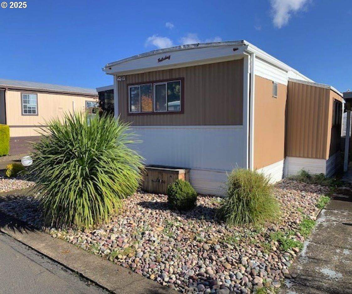 2150 Laura St SPACE 44 Springfield, OR 97477 - Thumbnail 3