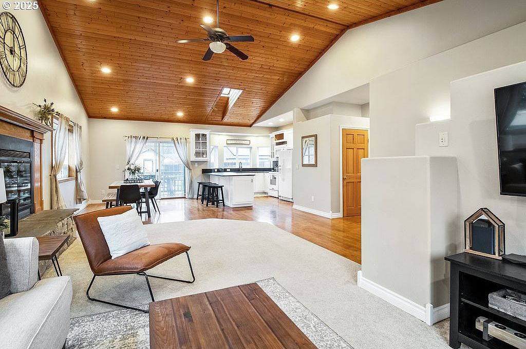 813 Howard Jordan Loop Dayton, OR 97114 - Thumbnail 3