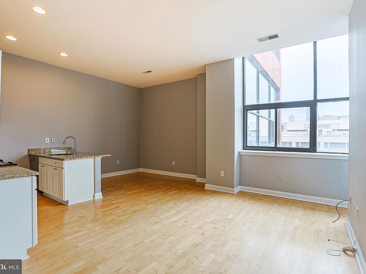 315 Arch St APT 406 Philadelphia, PA 19106 - Thumbnail 3