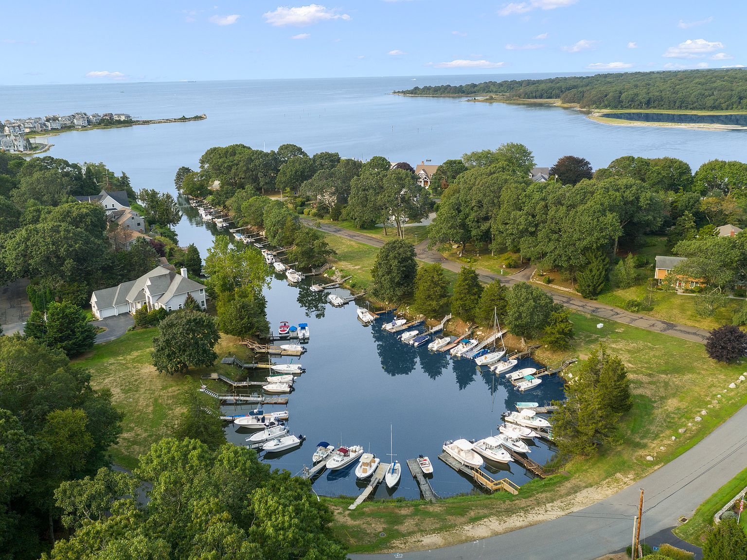 224 Neptune Dr Groton, CT 06340 - Thumbnail 3