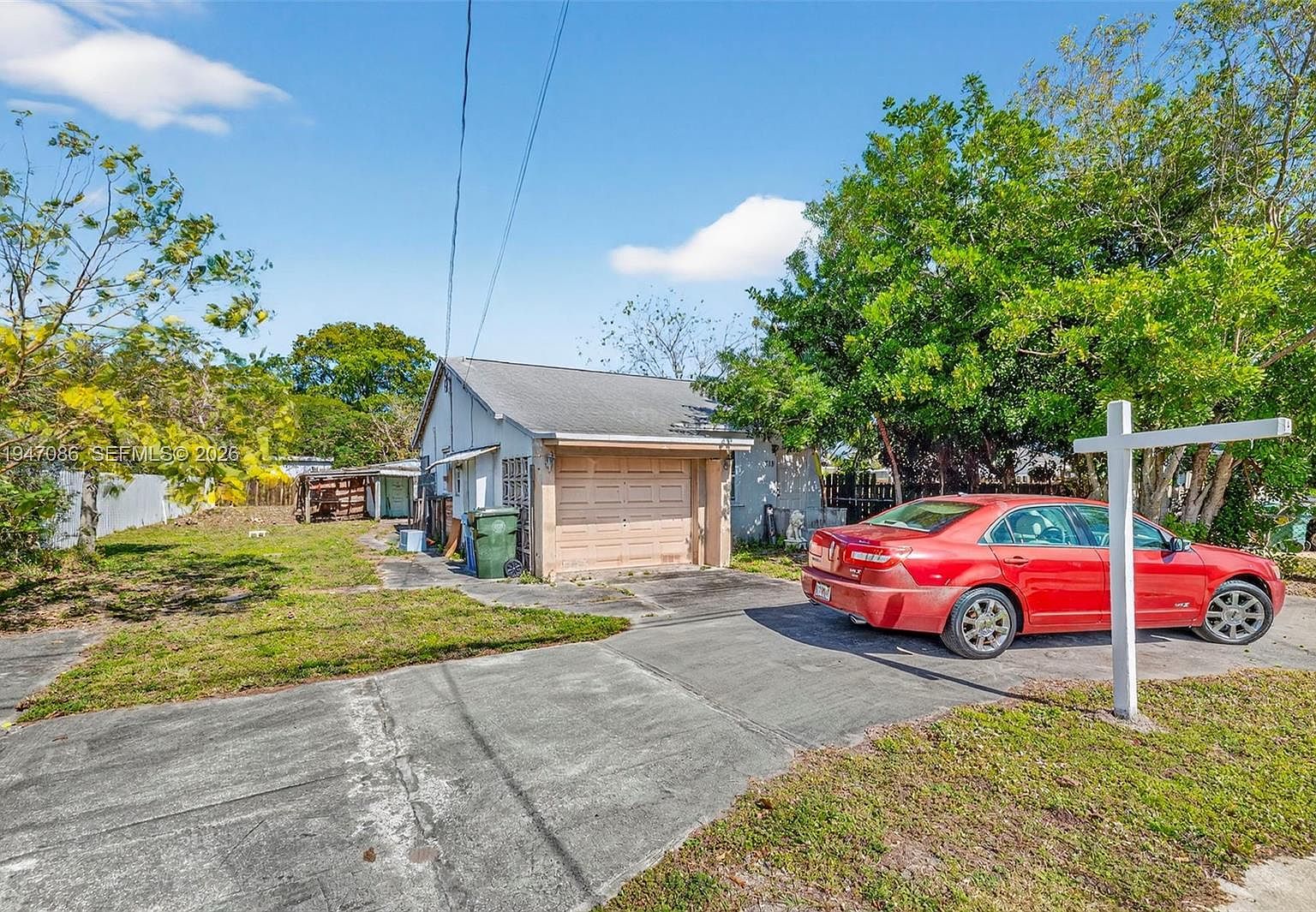 719 NE 37th St Oakland Park, FL 33334 - Thumbnail 3