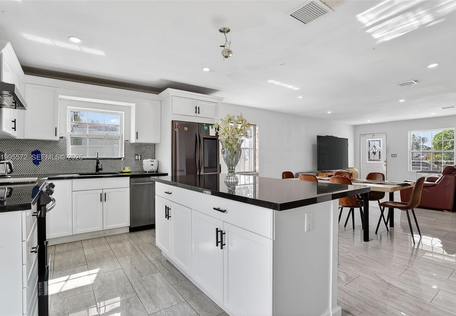 681 NW 21st St Pompano Beach, FL 33060 - Thumbnail 3