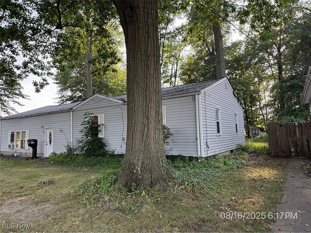 1798 E 337th St Eastlake, OH 44095 - Thumbnail 3