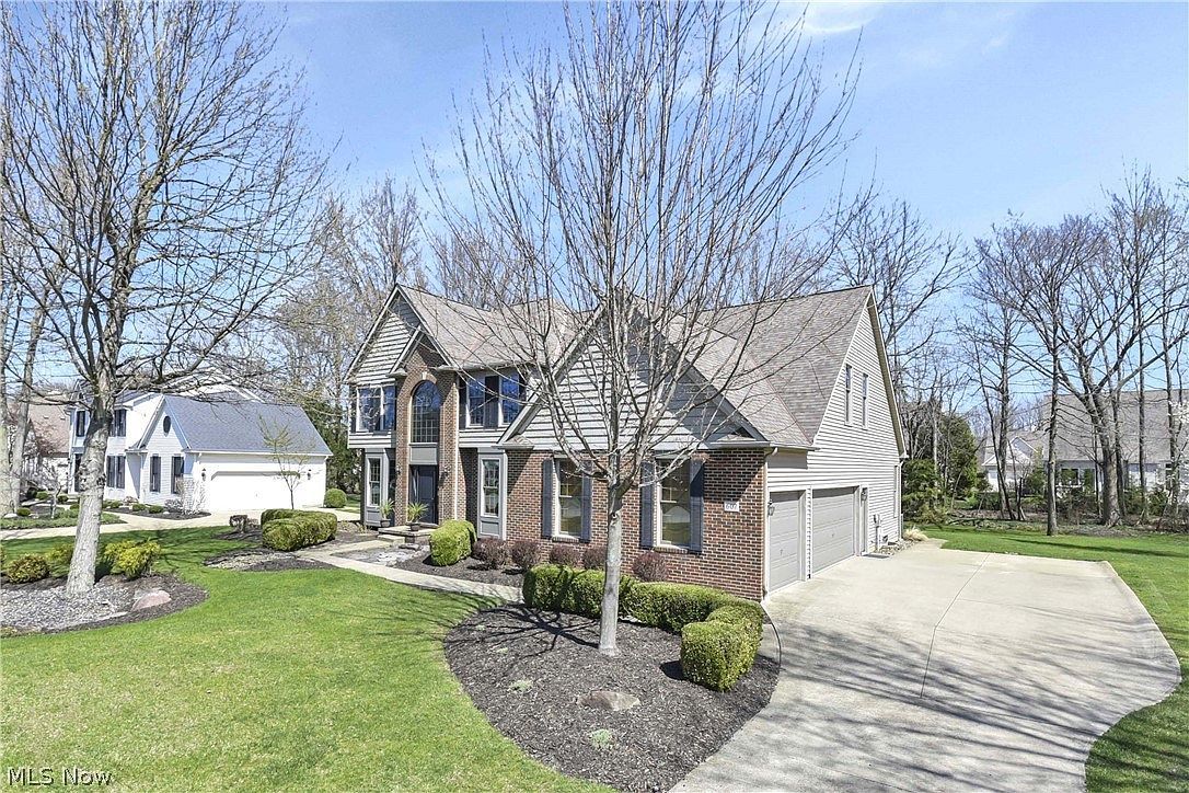 607 Parkside Dr Avon Lake, OH 44012 - Thumbnail 3