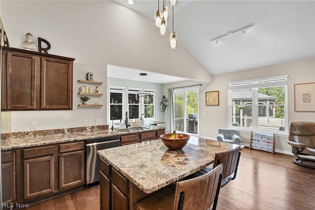 31766 Walker Rd Avon Lake, OH 44012 - Thumbnail 3