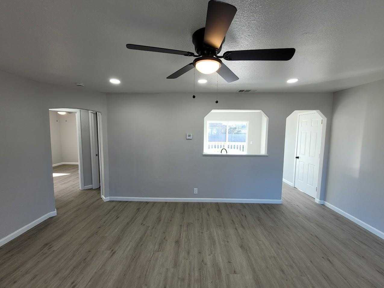 1548 Sterling Street, Sacramento, CA, USA, 95822 - Thumbnail 4