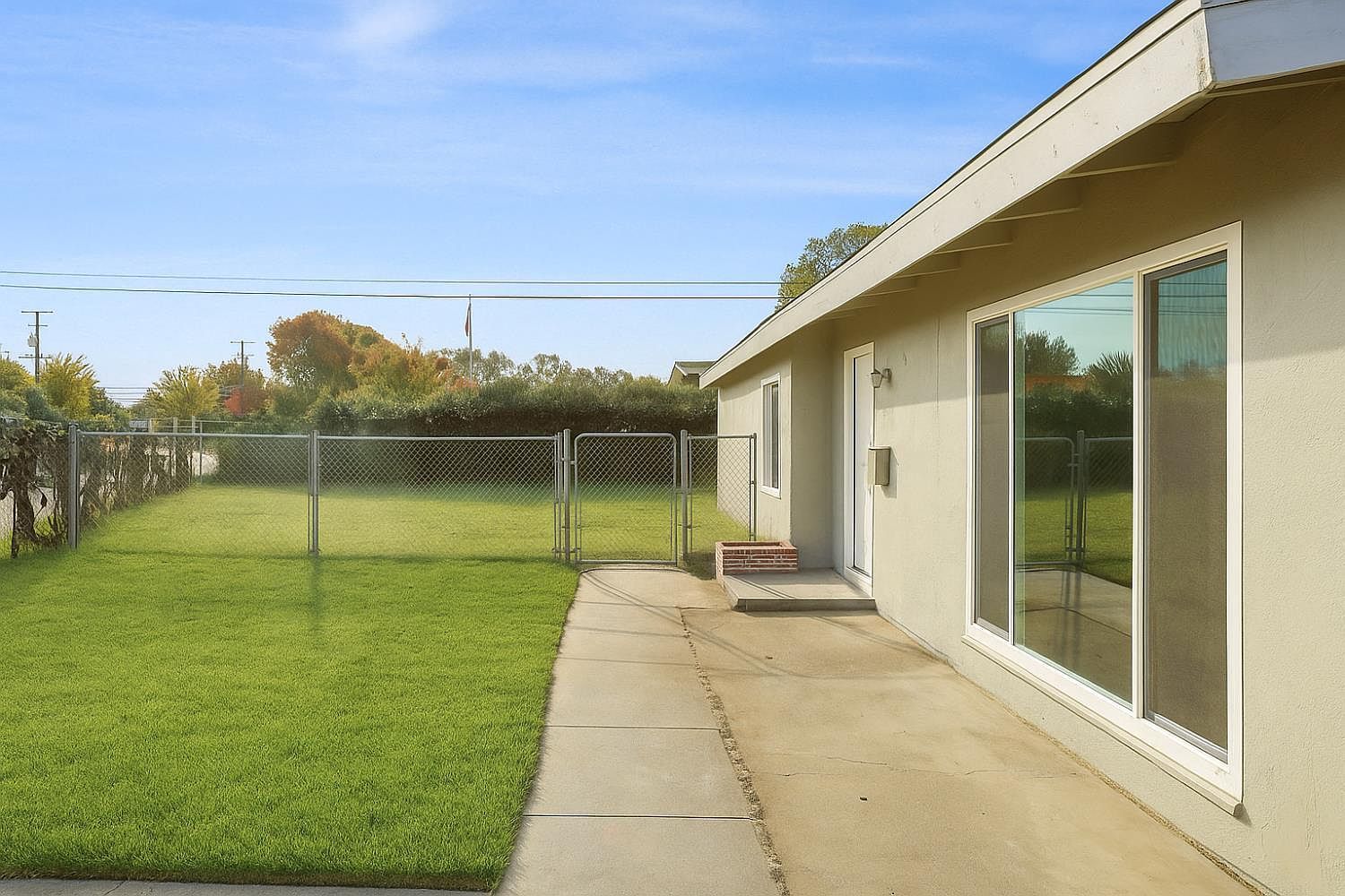 3903 Hogue Ave Stockton, CA 95204 - Thumbnail 3