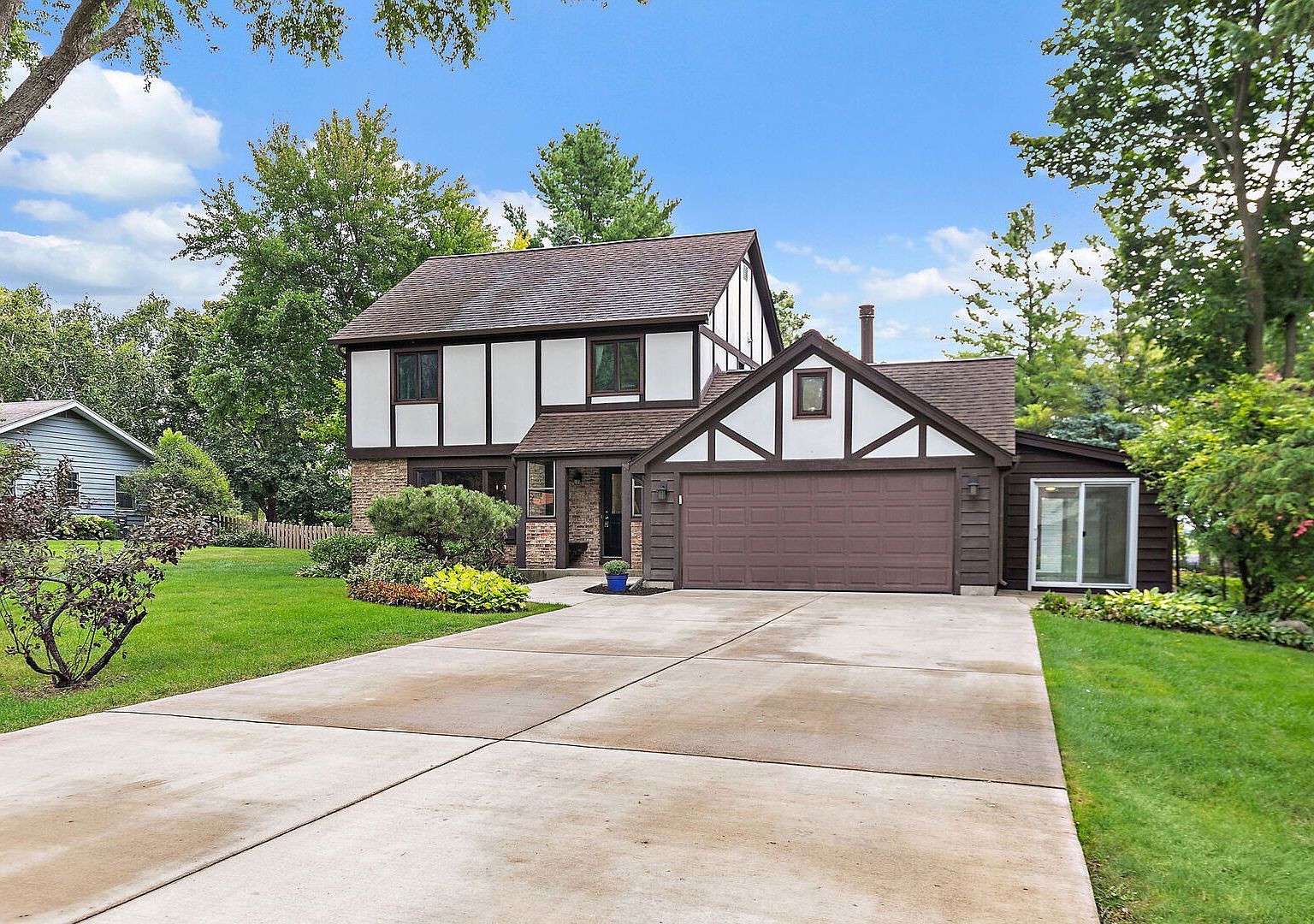 2916 Skyline Dr Crystal Lake, IL 60012 - Thumbnail 3