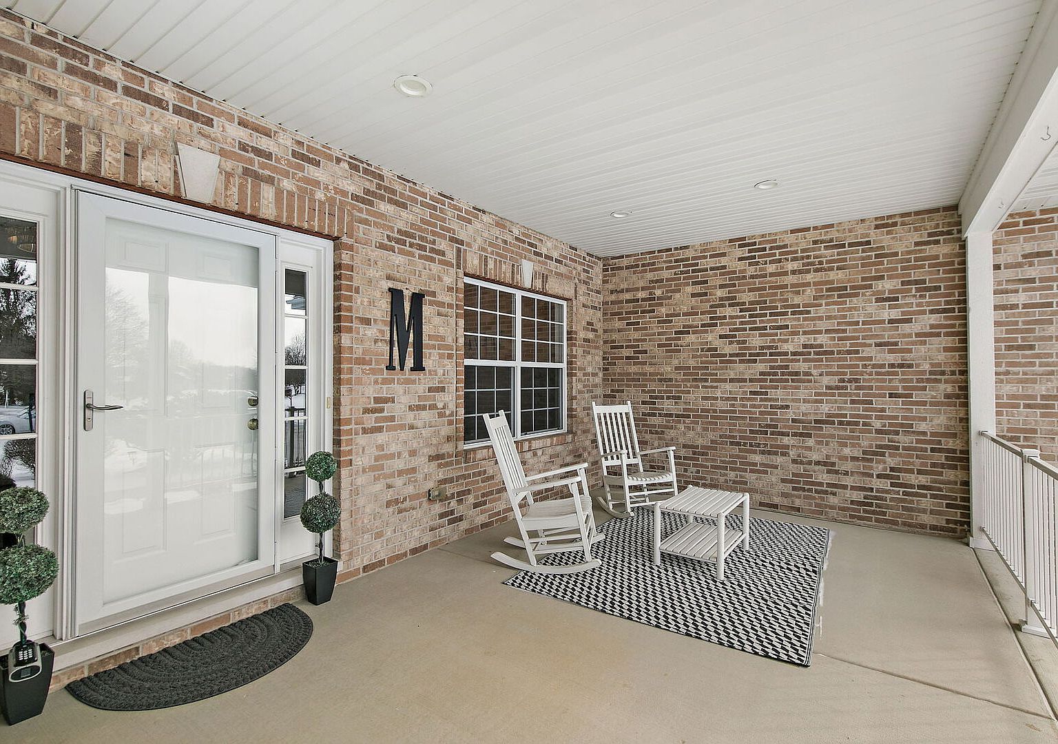 560 Ellen Ct Woodstock, IL 60098 - Thumbnail 3