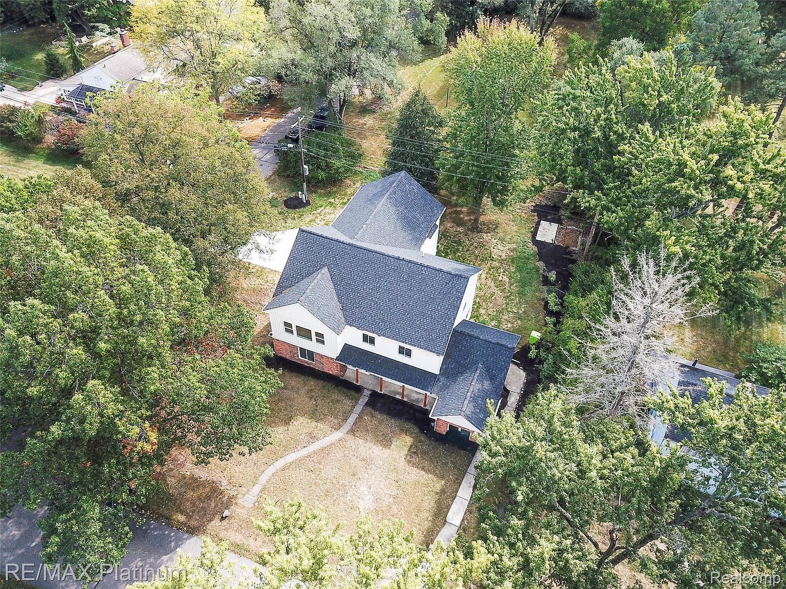 7369 Sweetbriar Rd West Bloomfield, MI 48324 - Thumbnail 3