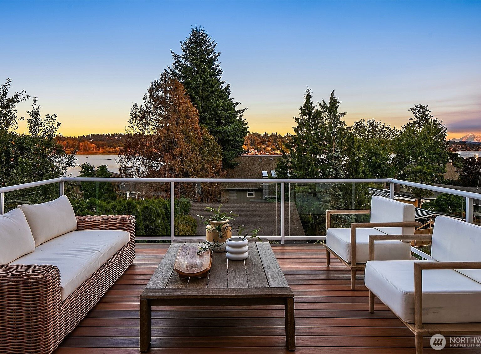 8533 NE Juanita Dr Kirkland, WA 98034 - Thumbnail 3