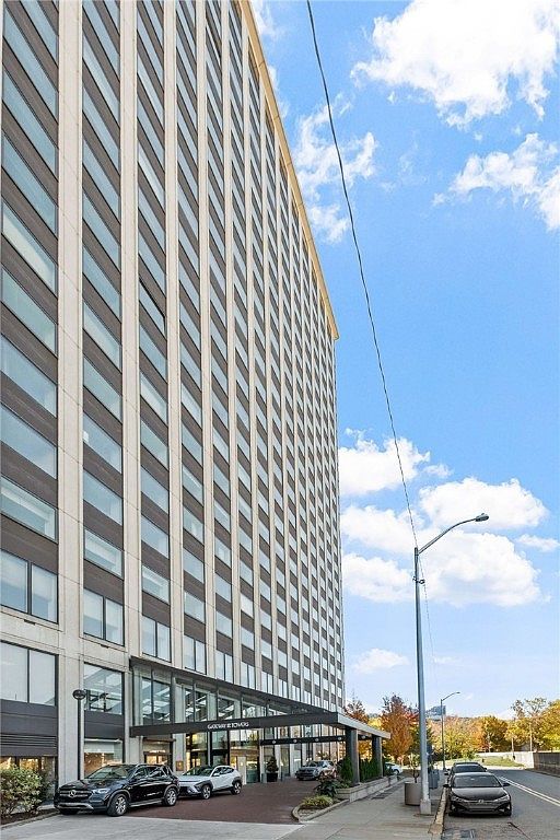 320 Fort Duquesne Blvd APT 5D Pittsburgh, PA 15222 - Thumbnail 3