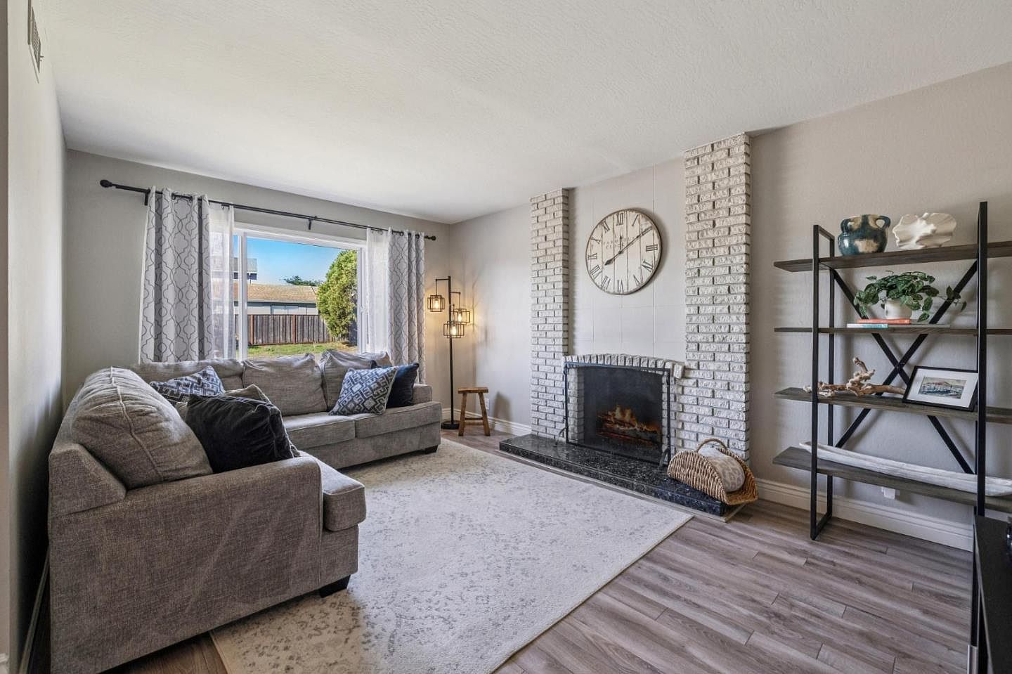 140 Palm Beach Ave Half Moon Bay, CA 94019 - Thumbnail 3