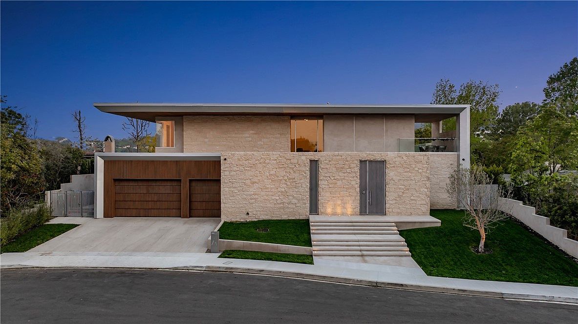 4442 Estrondo Dr, Encino, CA, 91436 - Thumbnail 3