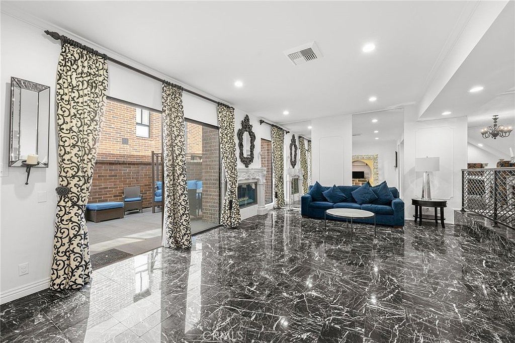 9321 Burton Way APT A Beverly Hills, CA 90210 - Thumbnail 3