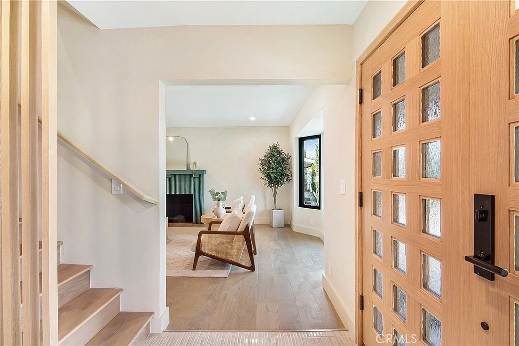 11268 Dona Lola Dr Studio City, CA 91604 - Thumbnail 3