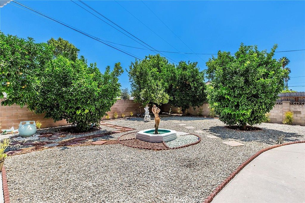 7800 Fairchild Ave Winnetka, CA 91306 - Thumbnail 3