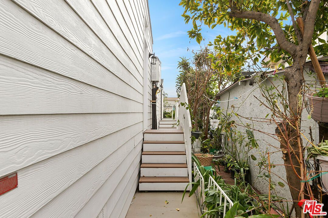 8250 Lankershim Blvd #192 North Hollywood, CA 91605 - Thumbnail 3